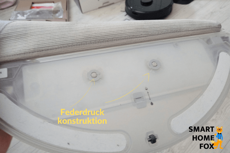 Federdruckkonstruktion des Roborock S5 Max für zusätzlichen Anpressdruck des Wischmopps